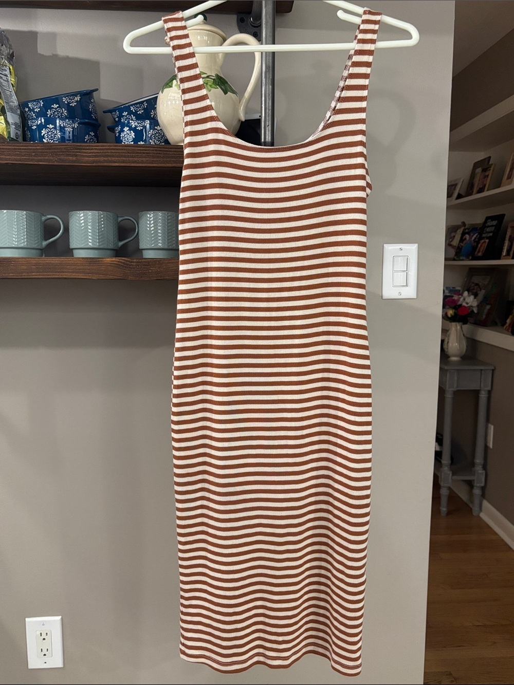 Carly Jean Los Angeles Brown & Cream Striped Ribbed Midi Dress Size Medium